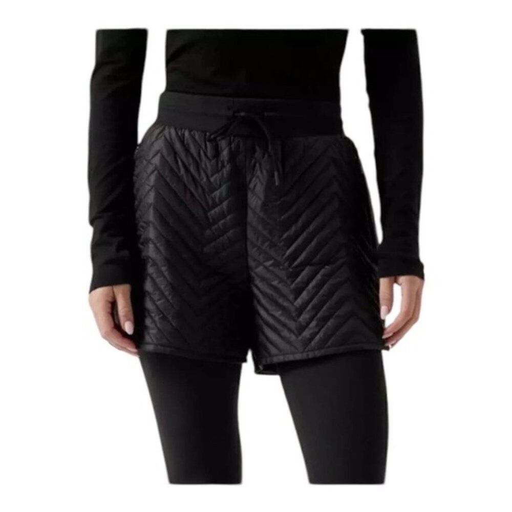 Athleta Apres Ski Shorts Quilted Nylon Ski Hiking Shorts ZipโPockets Black Sz 4
